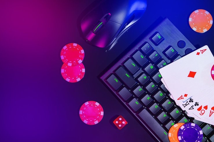 Pengguna meninjau kode referral dengan teliti